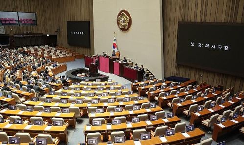 韩国国会表决尹锡悦弹劾案，政治风暴再起，国家未来何去何从？
