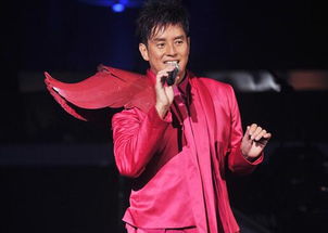 74岁谭咏麟大病后首次公开露面，重现音乐巨星风采