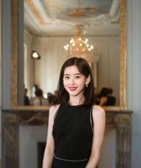 章泽天罕见晒美照，青春与美丽的完美诠释