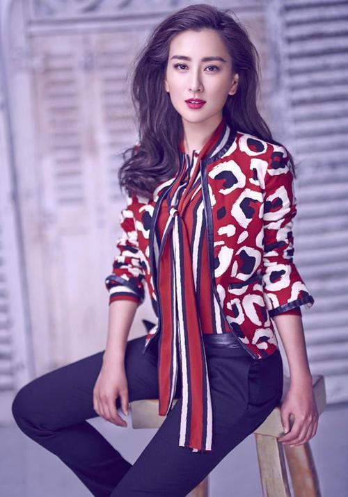 春晚首个女生镜头聚焦李子柒，传统与现代的交融，展现中国乡村魅力
