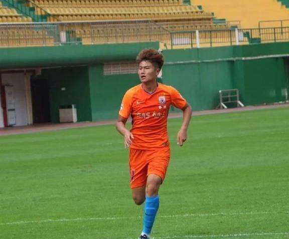 国安新星郭嘉璇不幸重伤，18岁小将脑死亡，足球界痛失青春力量