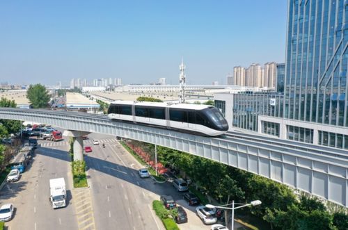 济南首列云巴惊艳亮相，城市交通新篇章的开启