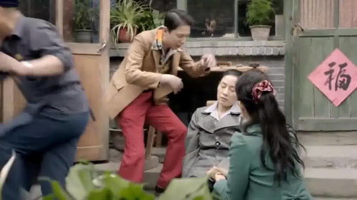 千万网红田姥姥外孙疑家暴劈腿，家庭伦理危机引发社会关注