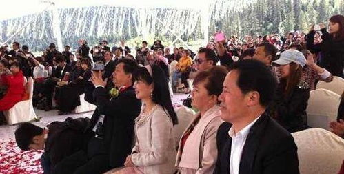婚宴悲剧，新郎母亲怒斥酒店索要饭钱，婚宴起火背后真相令人痛心
