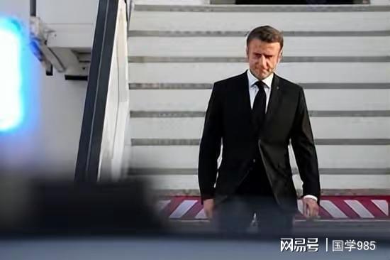 马克龙被打脸后说了啥？唇语专家破解真相！