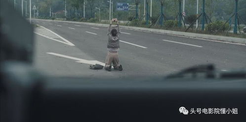 社区书记飞车追撞女子，两路人遭殃，一场悲剧引发的深思