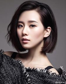 章子怡短发造型变化巨大，从长发女神到短发新星的华丽转身