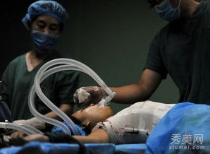 老人遭遇毒蛇之痛，医生揭示其痛苦超越骨折