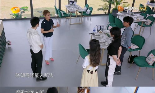 毕业典礼上，食堂阿姨的一句叮嘱，引得全场同学泪如雨下
