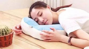 女生公司午休意外长眠，一觉睡到五点半的奇妙经历