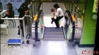男子着急上班 扇了电梯3巴掌被拘