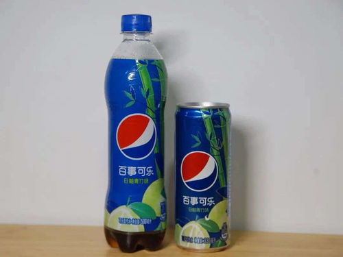 外卖小哥送达前拆开可乐喝了一口