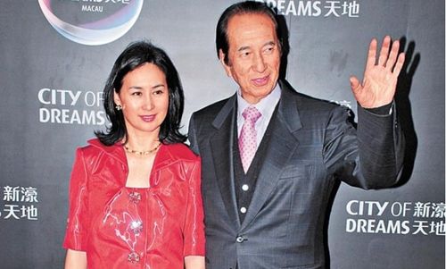 曝向佐欠赌债超百万 何超琼公司起诉