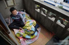 男孩遭父亲家暴离家流浪?多方回应