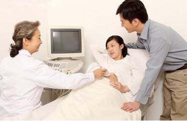 16岁孕妇疑患梅毒飞机上分娩有何风险