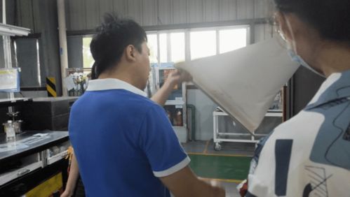 被骗至缅甸高考生已找到 剃了寸头