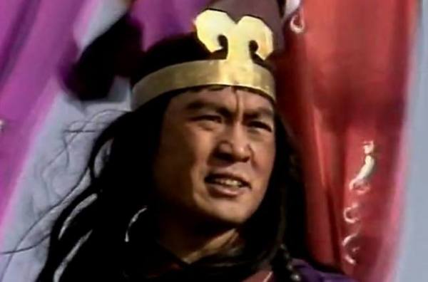 苏超武松在几万观众注视下认真打虎