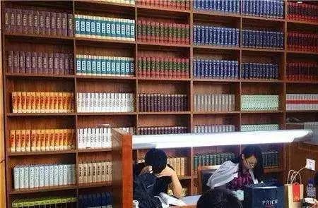 全国多地图书馆批评“放娃”现象