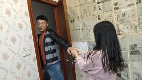 嫖娼男子撞墙挽留 被女友打死