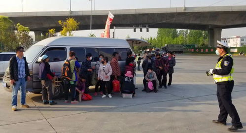 山西载12人中巴失联:均为务工人员