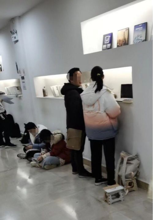 武大性骚扰事件涉事女生在港读博