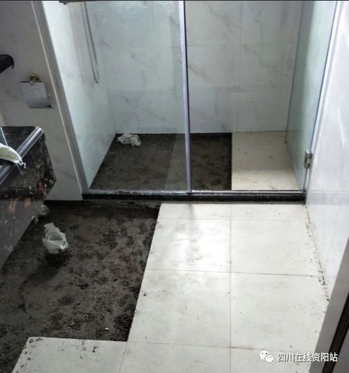 新房漏水2年 业主屋顶常年贴尿不湿