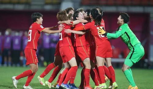 中国水球队比赛响起枪声 选手上岸躲避