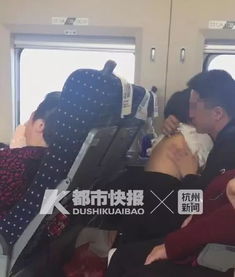 外卖员取餐后摸前台女孩脸 警方通报