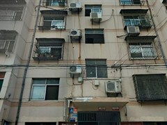贸易广场前面叫什么小区